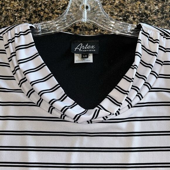 NEW Artex Fashions Black And White Tunic Top - Picture 5 of 5